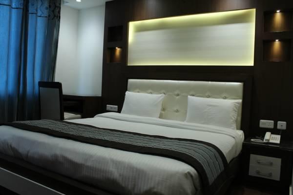 Hotel Opulence Pathankot Exterior photo